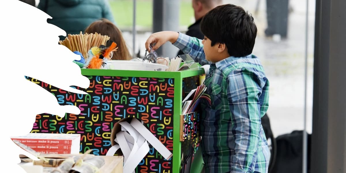 MIMA Family Art Trolley